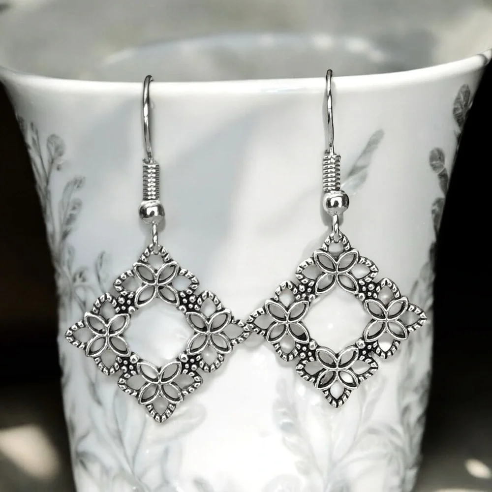 5 For $25💫Square Silver Filigree Floral Dangles Earrings